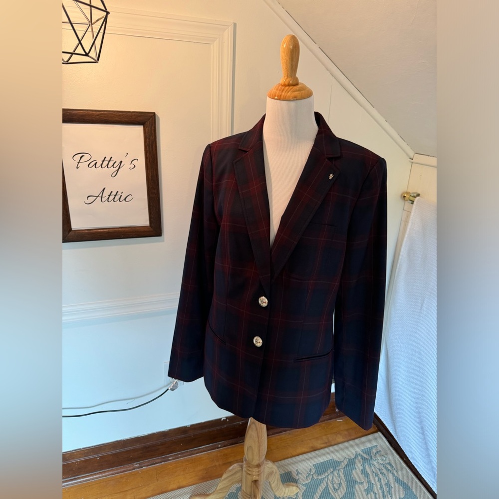 Stunning Tommy Hilfiger Blazer